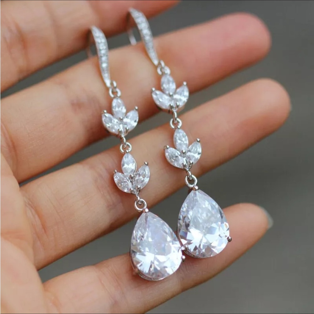 🪷Lux Silver Cz Diamond Lotus Hook drop Earrings